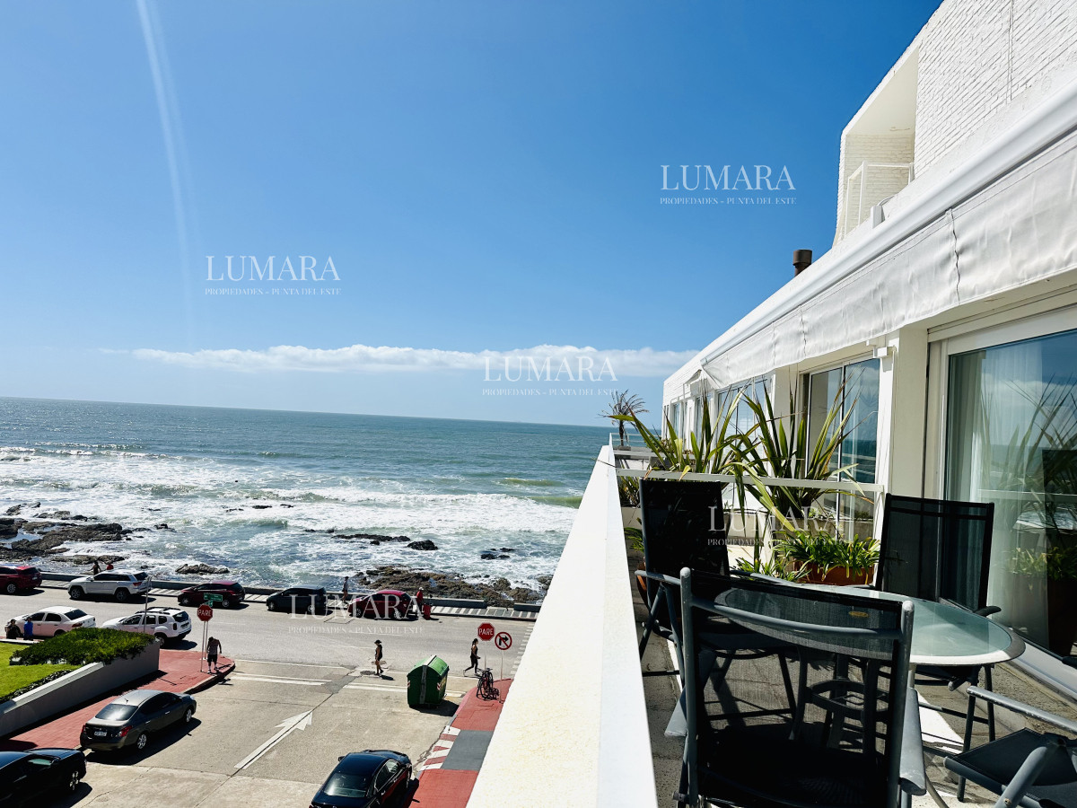 Apartamento ID.556 - Alquiler y venta de apartamento con vista al Mar en Península de 3 dormitorios más dependencia