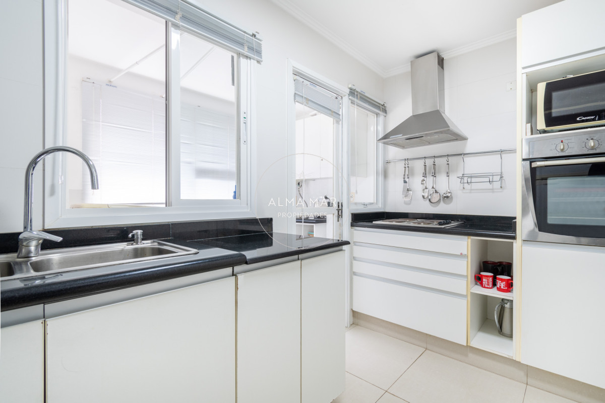 Apartamento ID.1127 - Moderno Apartamento de 3 Dormitorios a Pocas Cuadras del Mar En Venta, Playa Brava