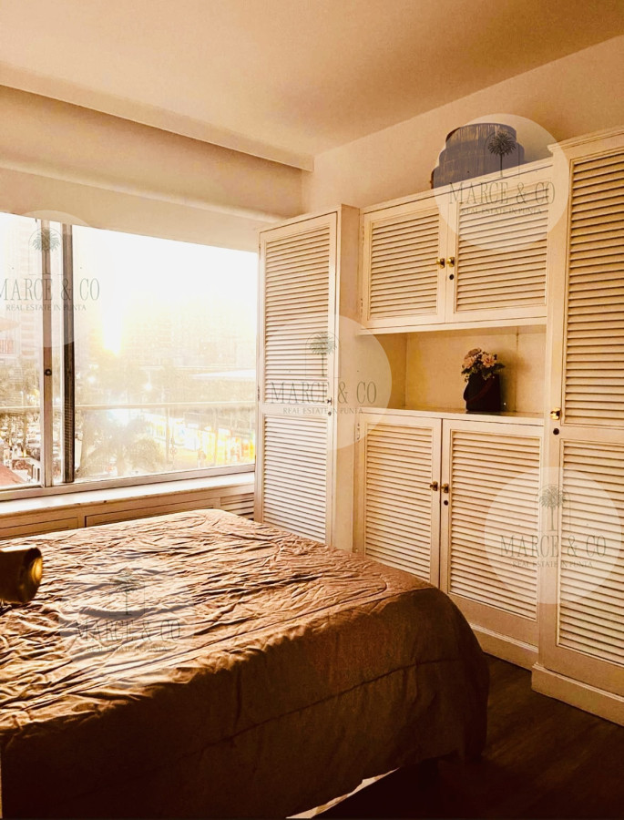 Apartamento ID.2336 - Apartamento de 2 Dormitorios en el corazón de la Península de Punta del Este