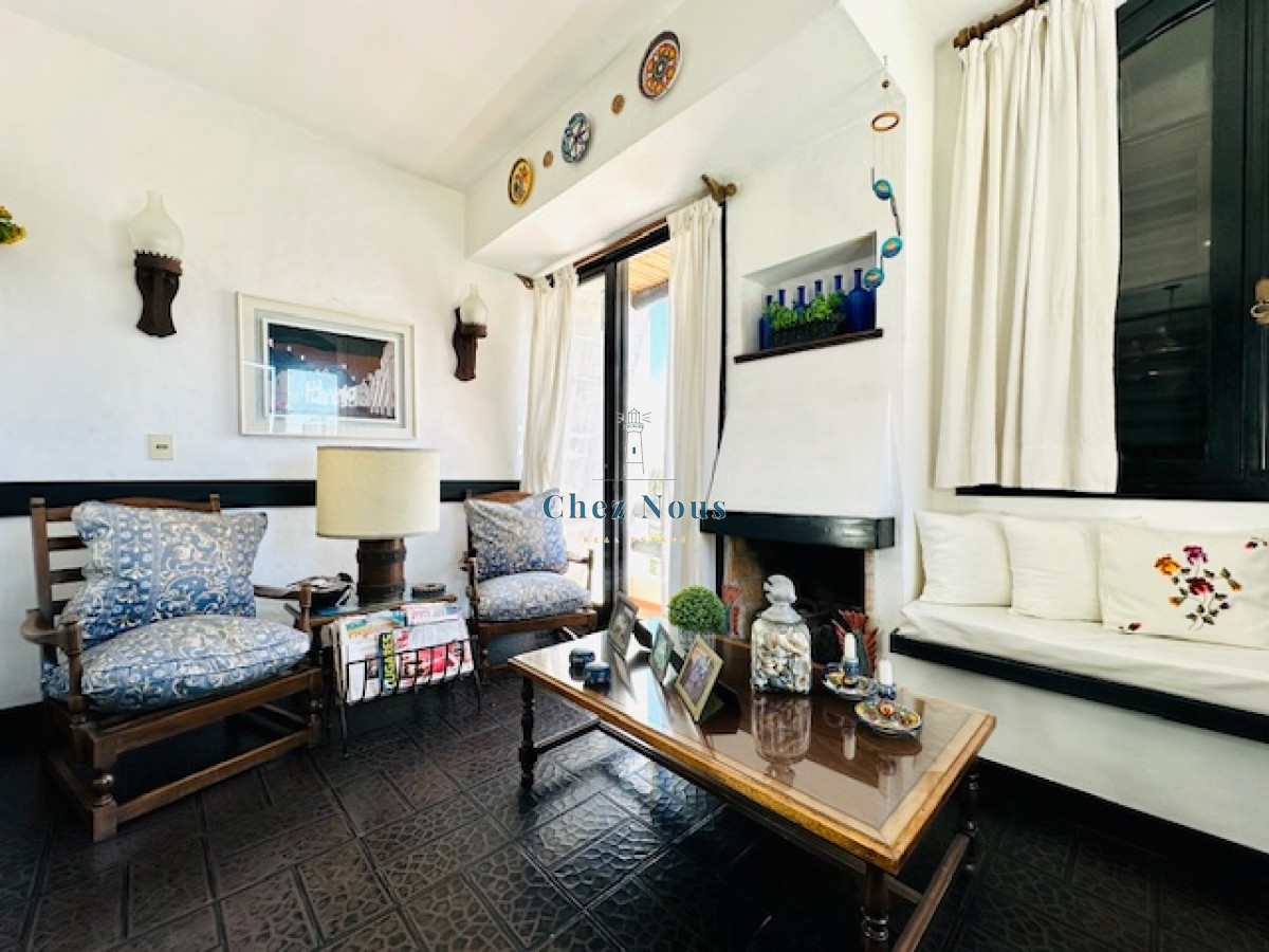 Apartamento ID.562 - Venta de apartamento de 3 dormitorios y 2 baños a metros del Mar en Playa Mansa