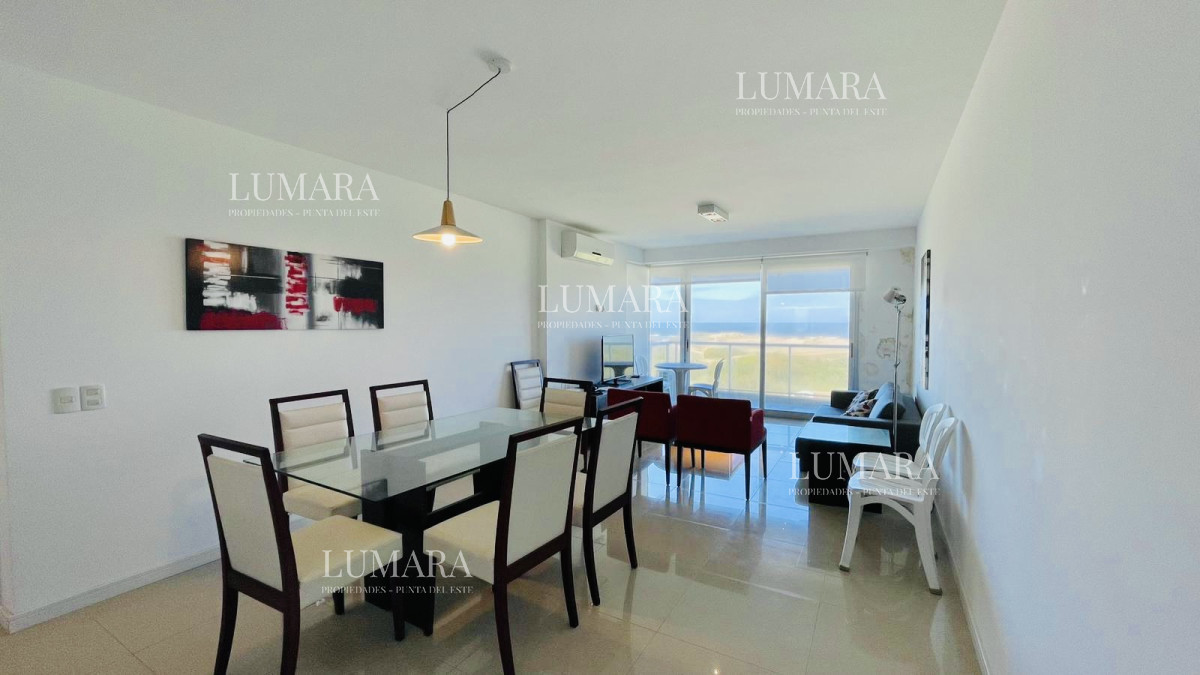 Apartamento ID.3143 - Apartamento de 3 Dormitorios en Primera Línea del Mar, Playa Brava Punta del Este