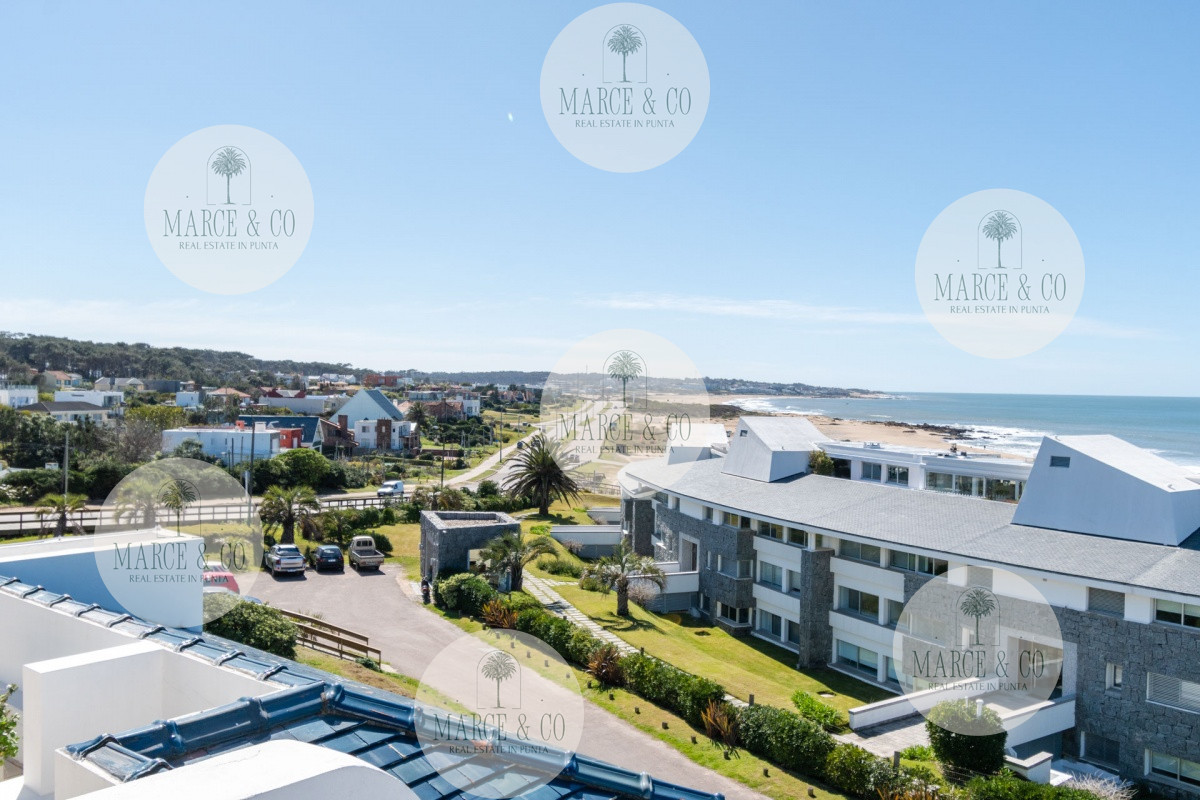 Apartamento ID.2235 - Venta y alquiler temporario de apartamento penthouse de tres dormitorios en playa Montoya