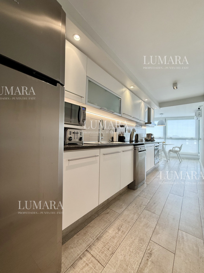 Apartamento ID.2949 - Apartamento Penthouse finamente decorado de 3 dormitorios con parrillero propio en venta, Roosevelt Brava, Punta del Este