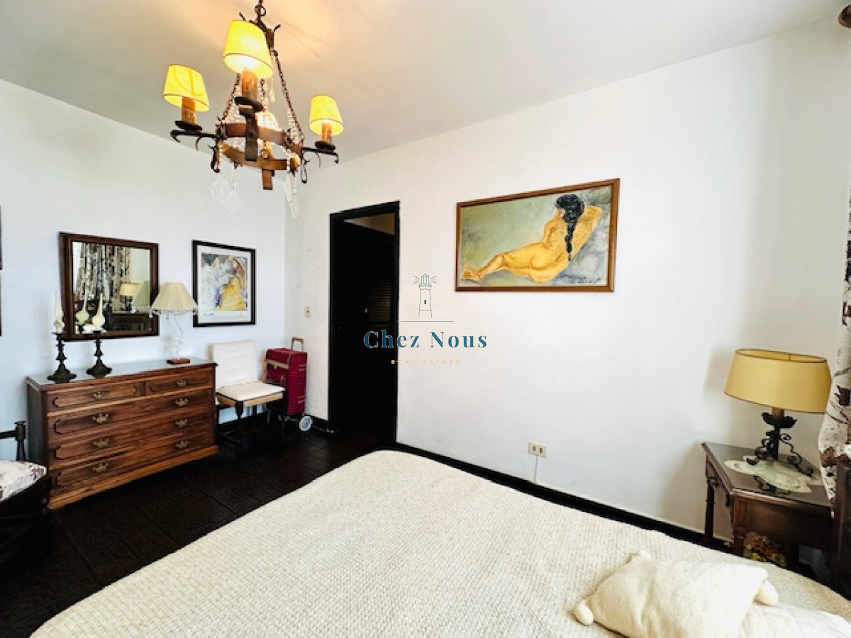 Apartamento ID.562 - Venta de apartamento de 3 dormitorios y 2 baños a metros del Mar en Playa Mansa