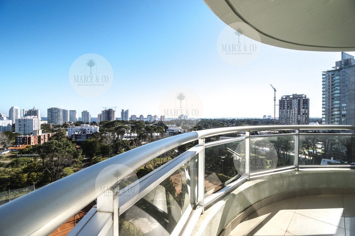 Apartamento ID.2126 - Oportunidad en Venta! Apartamento de 2 Dormitorios en Ocean Drive, Punta del Este