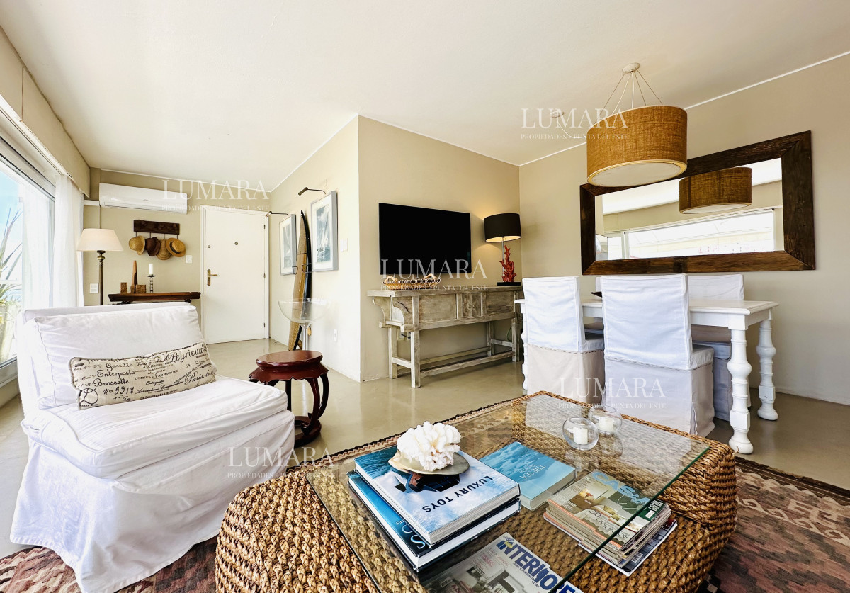Apartamento ID.556 - Alquiler y venta de apartamento con vista al Mar en Península de 3 dormitorios más dependencia