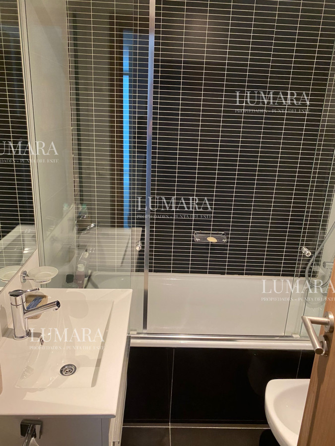 Apartamento ID.2731 - Venta de gran apartamento de 3 dormitorios con parrillero propio en Playa Brava, Punta del Este