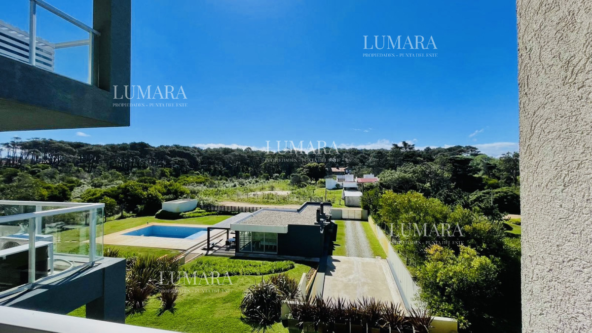 Apartamento ID.3143 - Apartamento de 3 Dormitorios en Primera Línea del Mar, Playa Brava Punta del Este