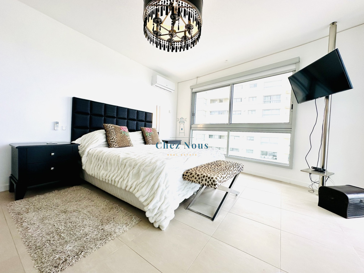 Apartamento ID.1000 - Oportunidad en Venta y Alquiler temporal de maravilloso departamento esquinero en Torre Le Parc, Playa Brava, Punta del Este