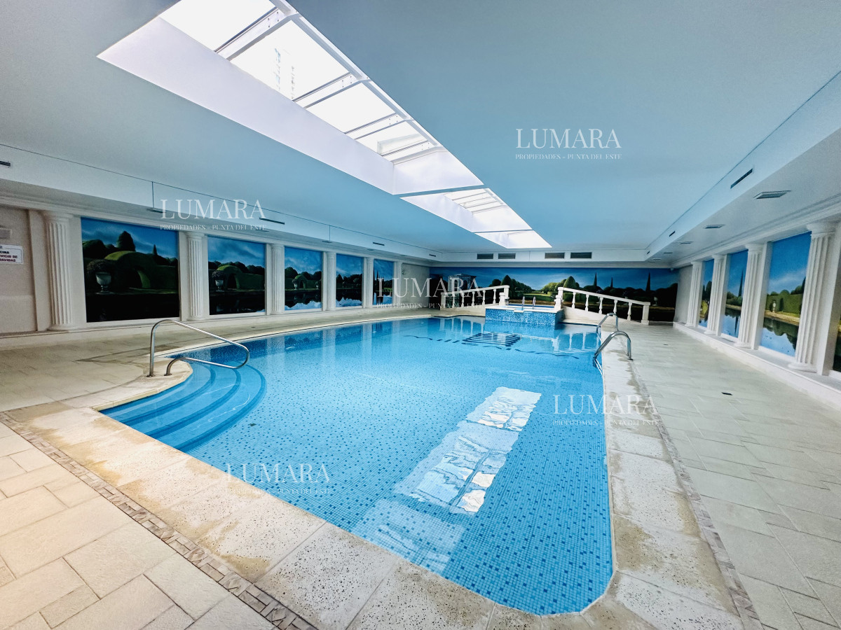 Apartamento ID.864 - Alquiler temporario de Apartamento de 2 suites sobre Playa Mansa, Primera Línea