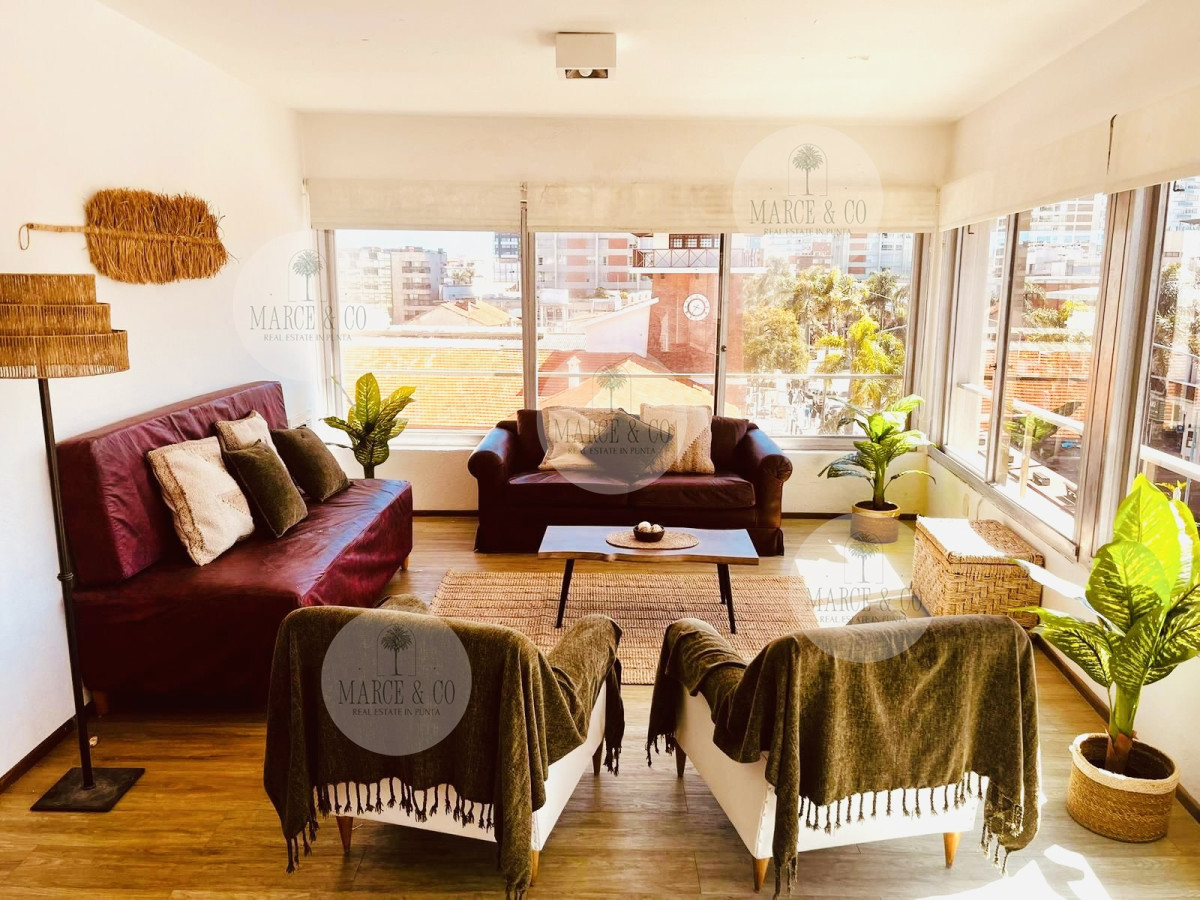Apartamento ID.2336 - Apartamento de 2 Dormitorios en el corazón de la Península de Punta del Este