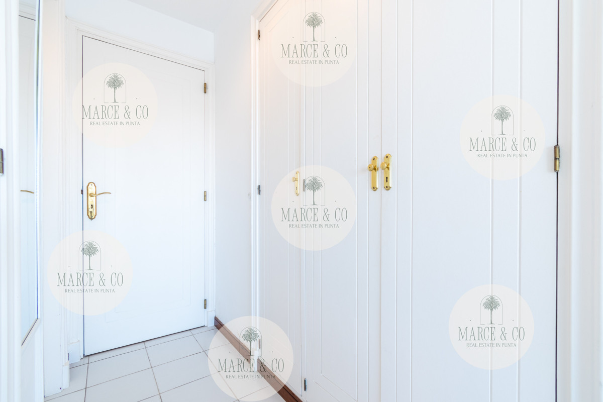 Apartamento ID.2235 - Venta y alquiler temporario de apartamento penthouse de tres dormitorios en playa Montoya