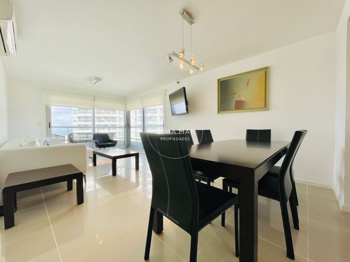 Apartamento ID.990 - Alquiler temporario y venta de apartamento en torre de playa Brava con dos dormitorios 