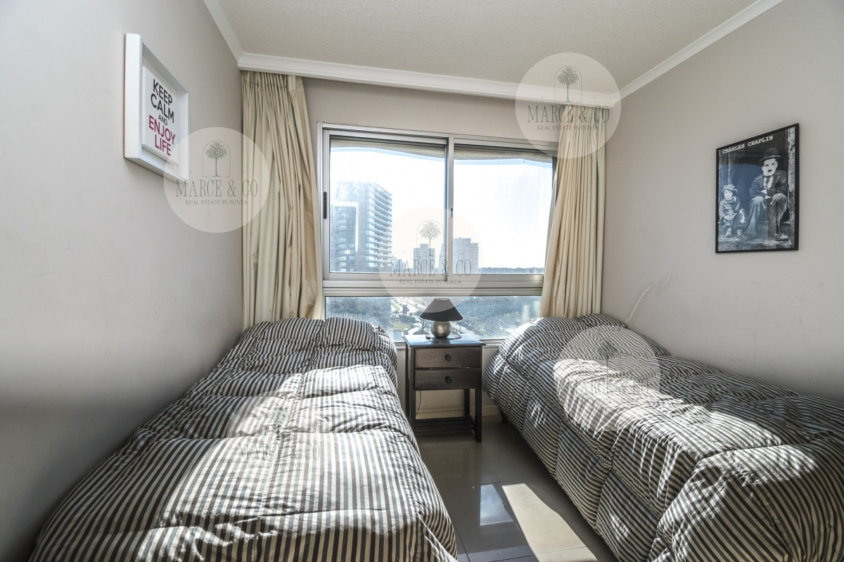 Apartamento ID.2126 - Oportunidad en Venta! Apartamento de 2 Dormitorios en Ocean Drive, Punta del Este