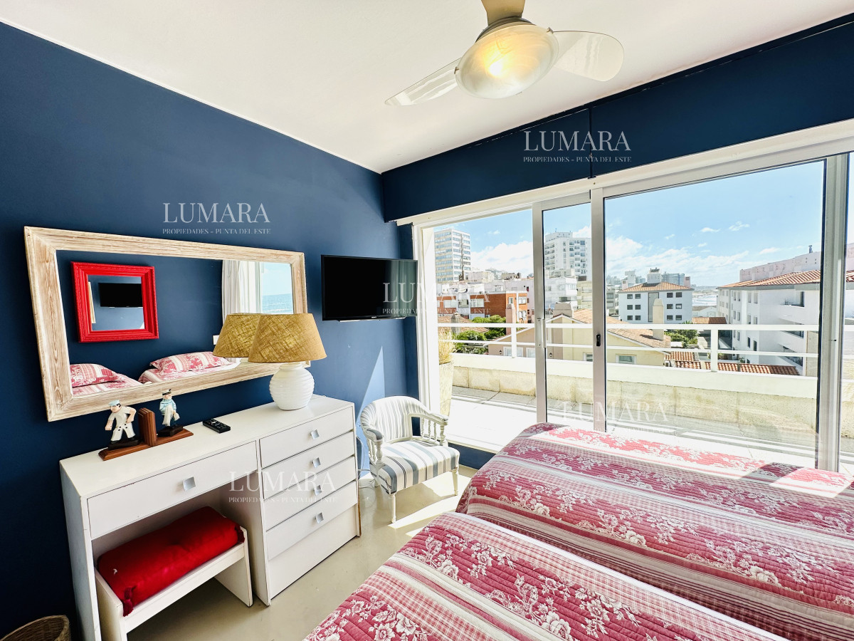 Apartamento ID.556 - Alquiler y venta de apartamento con vista al Mar en Península de 3 dormitorios más dependencia