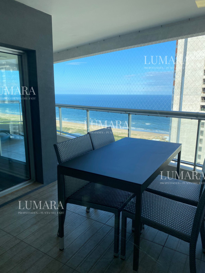 Apartamento ID.2731 - Venta de gran apartamento de 3 dormitorios con parrillero propio en Playa Brava, Punta del Este