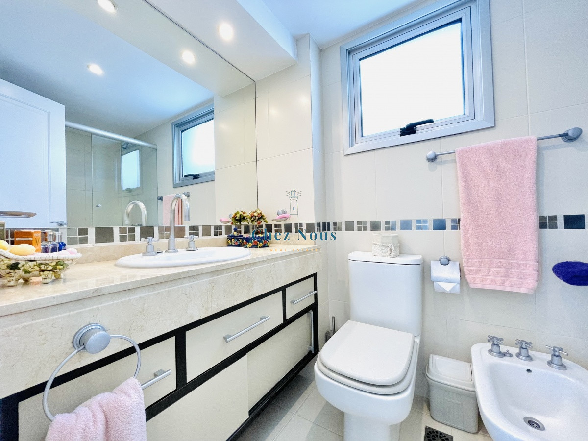 Apartamento ID.2120 - Apartamento de 2 Dormitorios y Parrillero a Pocos Metros de Playa Mansa