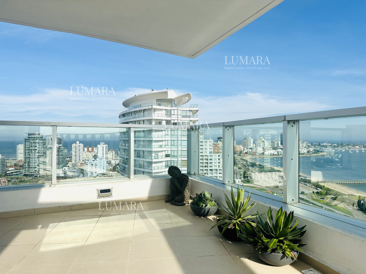Apartamento ID.1619 - Venta de Excelente Penthouse de 2 Dormitorios y Parrillero con vistas a Playa Mansa, Punta del Este