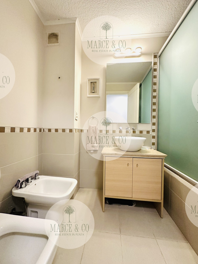 Apartamento ID.2321 - Apartamento de 3 Dormitorios en Venta, Ocean Drive Punta del Este