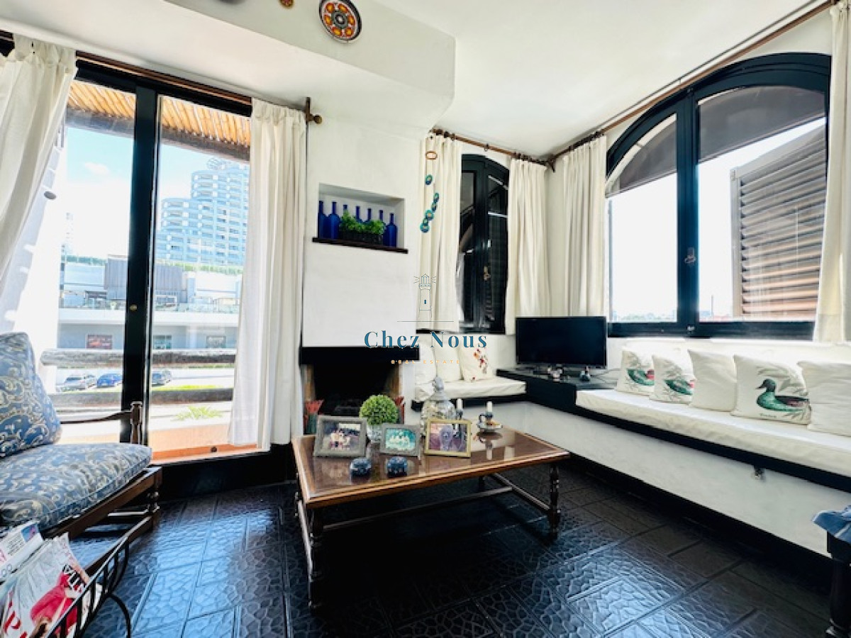 Apartamento ID.562 - Venta de apartamento de 3 dormitorios y 2 baños a metros del Mar en Playa Mansa
