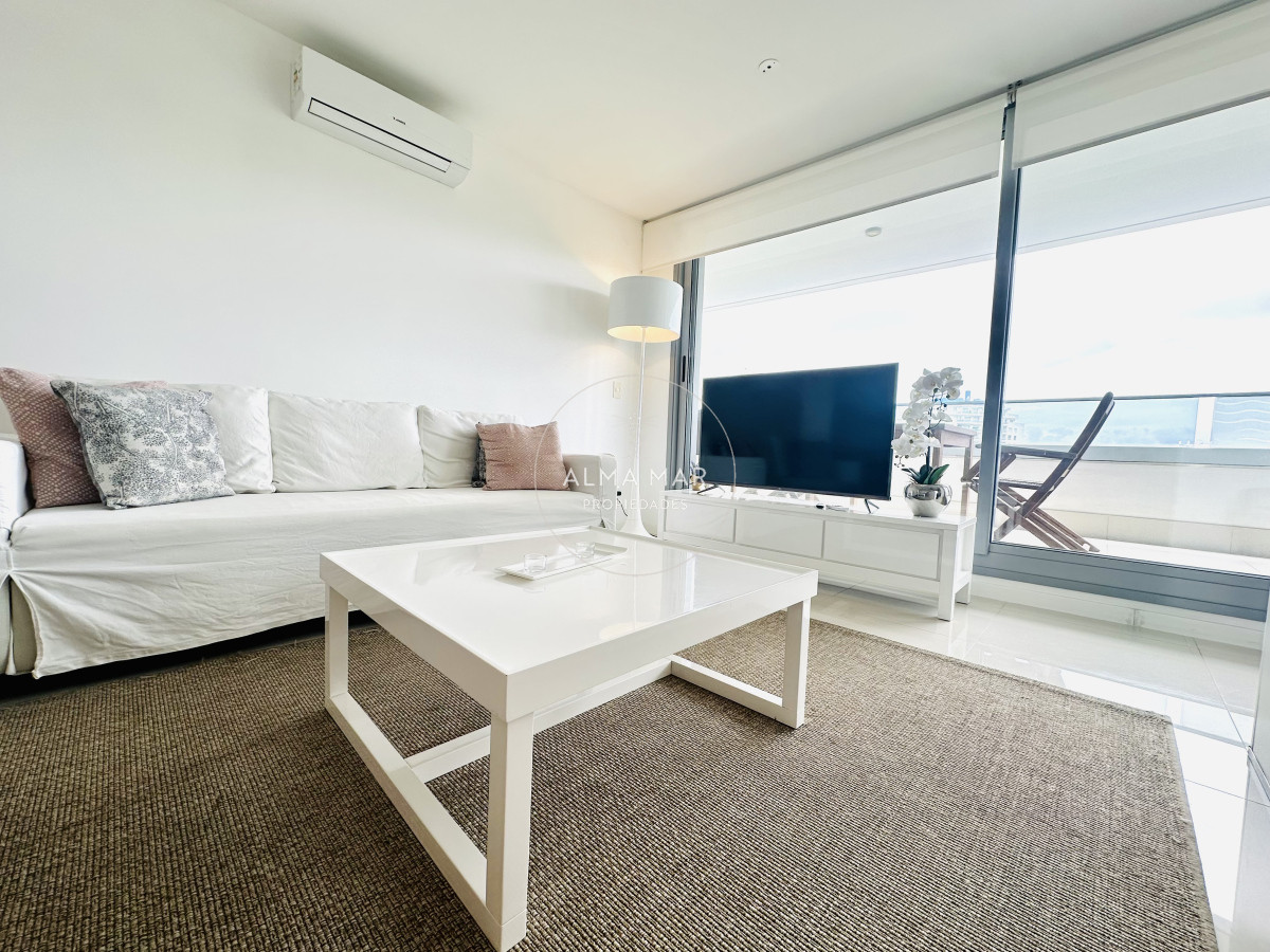 Apartamento ID.584 - Apartamento de 2 Dormitorios en Venta a metros de playa Brava, Punta del Este