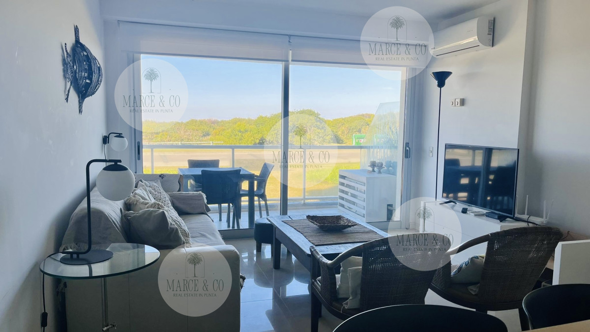 Apartamento ID.2528 - Apartamento de 3 Dormitorios en Primera Línea del Mar, Playa Brava Punta del Este