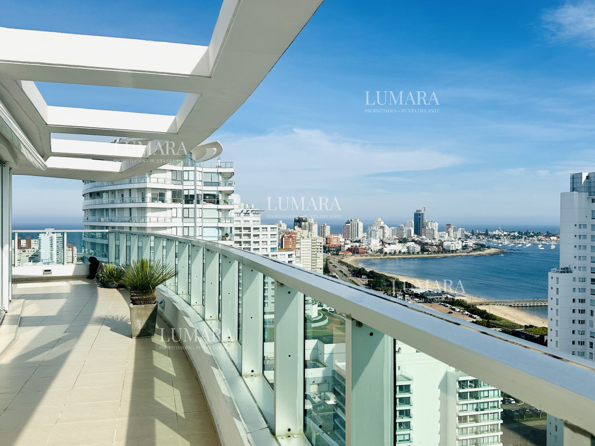 Apartamento ID.1619 - Venta de Excelente Penthouse de 2 Dormitorios y Parrillero con vistas a Playa Mansa, Punta del Este