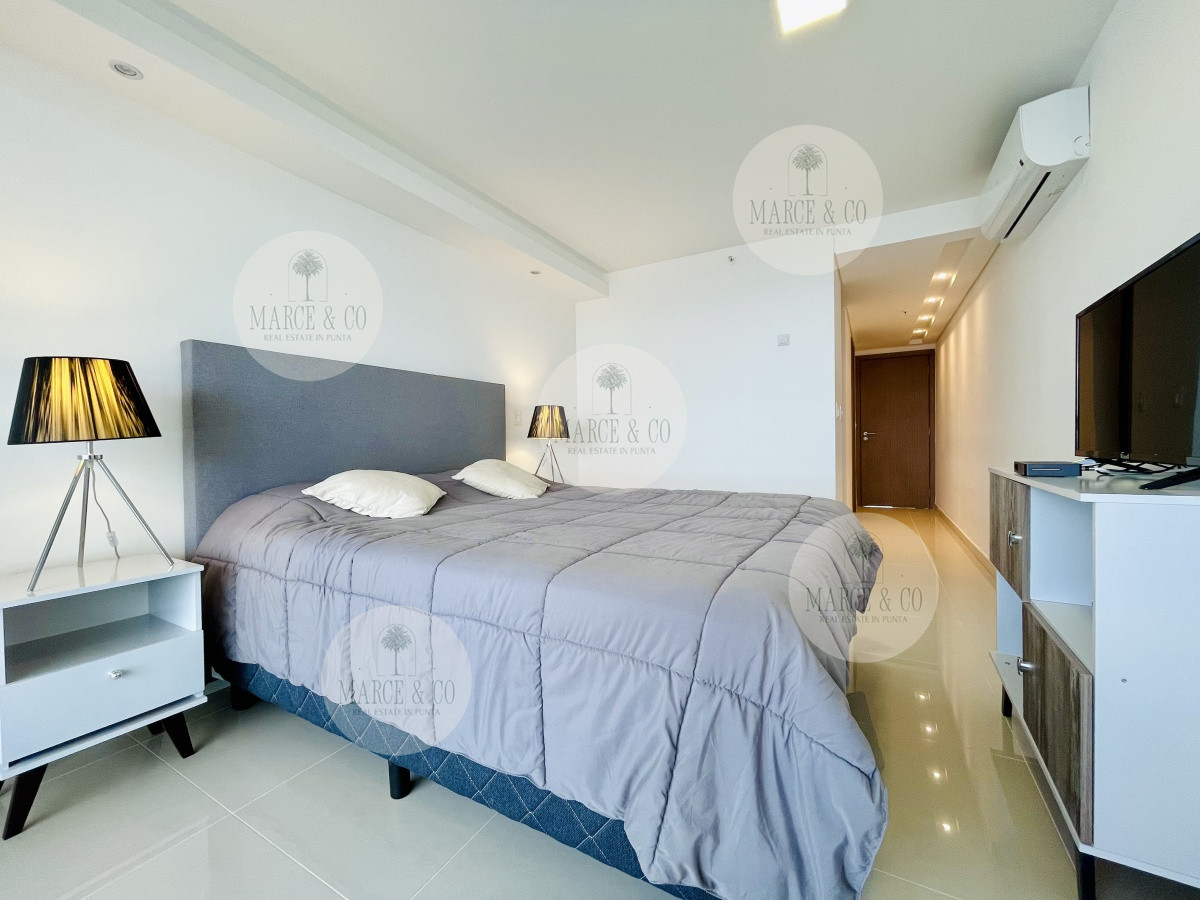Apartamento ID.2430 - Apartamento de 2 Dormitorios y Parrillero con Vista al Mar en Playa Brava, Look Tower