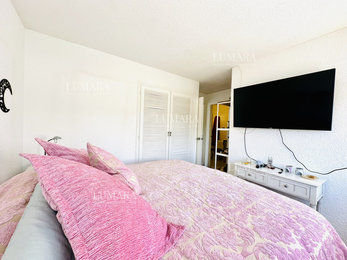 Apartamento ID.867 - Apartamento en alquiler de 2 dormitorios con 2 baños sobre Roosevelt, Punta del Este