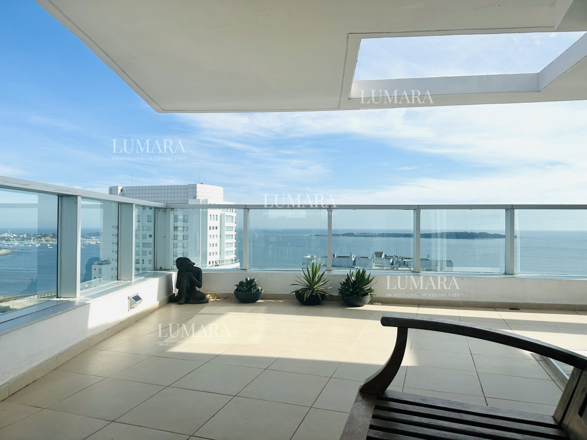 Apartamento ID.1619 - Venta de Excelente Penthouse de 2 Dormitorios y Parrillero con vistas a Playa Mansa, Punta del Este