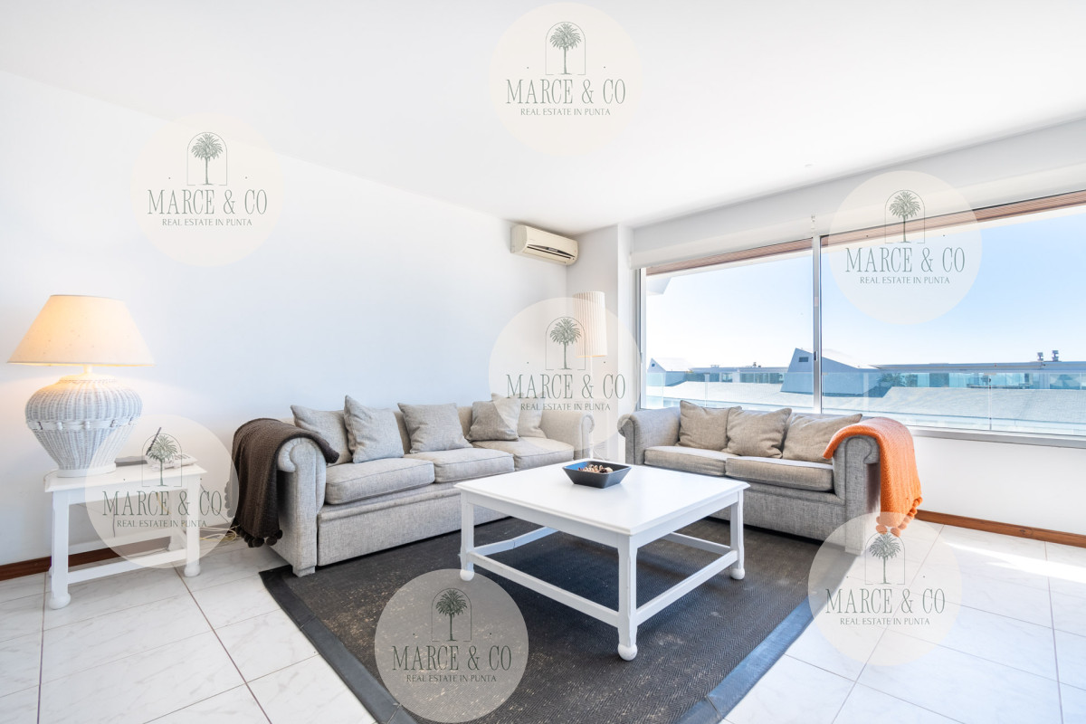Apartamento ID.2235 - Venta y alquiler temporario de apartamento penthouse de tres dormitorios en playa Montoya