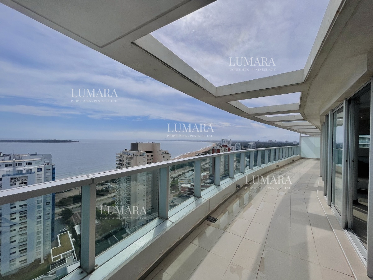 Apartamento ID.1619 - Venta de Excelente Penthouse de 2 Dormitorios y Parrillero con vistas a Playa Mansa, Punta del Este