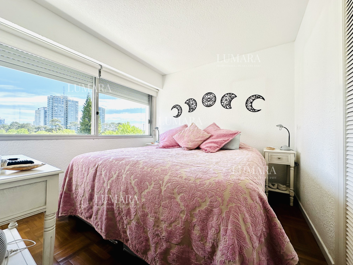 Apartamento ID.867 - Apartamento en alquiler de 2 dormitorios con 2 baños sobre Roosevelt, Punta del Este