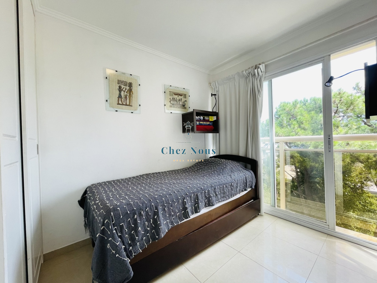 Apartamento ID.1080 - Apartamento de 2 Dormitorios en Aidy Grill a Pocos Metros de Playa Brava - Venta