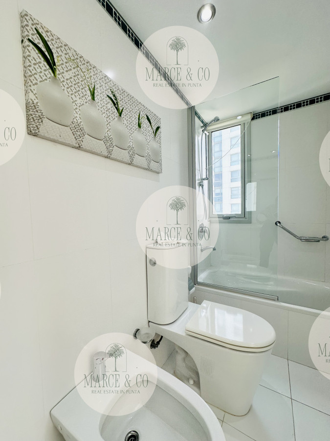 Apartamento ID.2198 - Oportunidad en Venta! Apartamento sobre playa Brava de 3 Dormitorios más Dependencia, Torre Le Parc