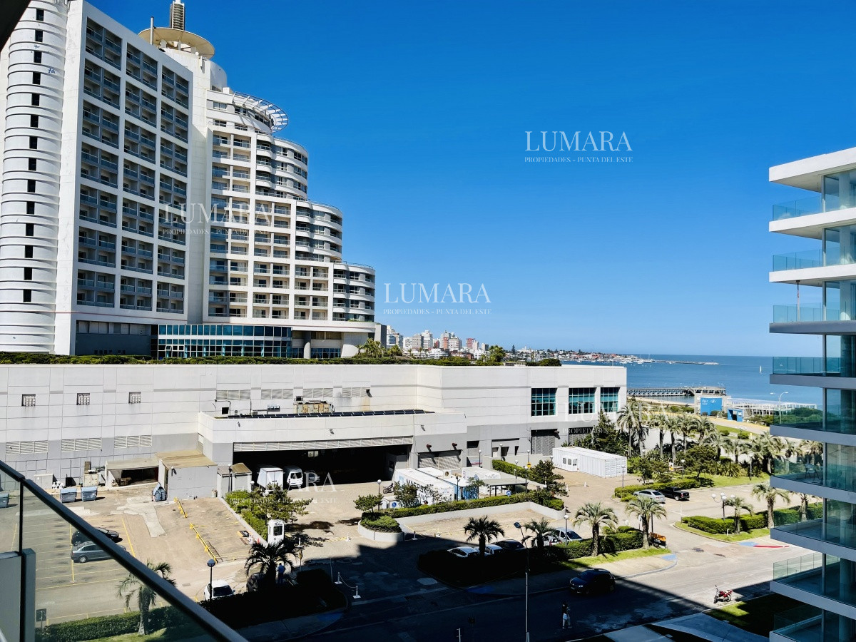 Apartamento ID.3342 - Apartamento de 2 Dormitorios a metros del mar y torre moderna, playa Mansa, Punta del Este