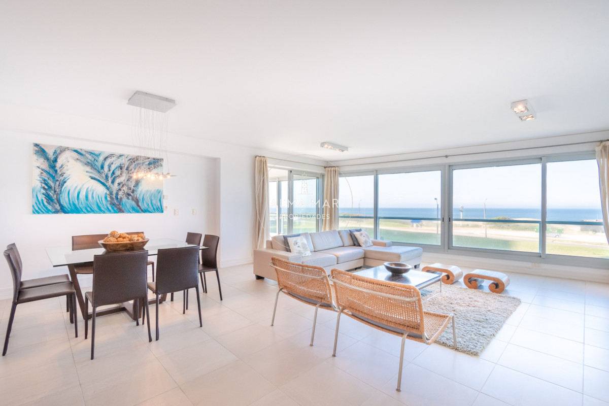 Apartamento ID.1099 - Venta y alquiler de departamento con tres dormitorios mas dependencia de servicio en torre Le Parc playa Brava, Punta del Este