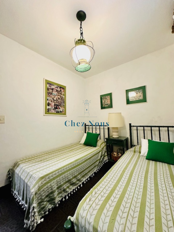 Apartamento ID.562 - Venta de apartamento de 3 dormitorios y 2 baños a metros del Mar en Playa Mansa