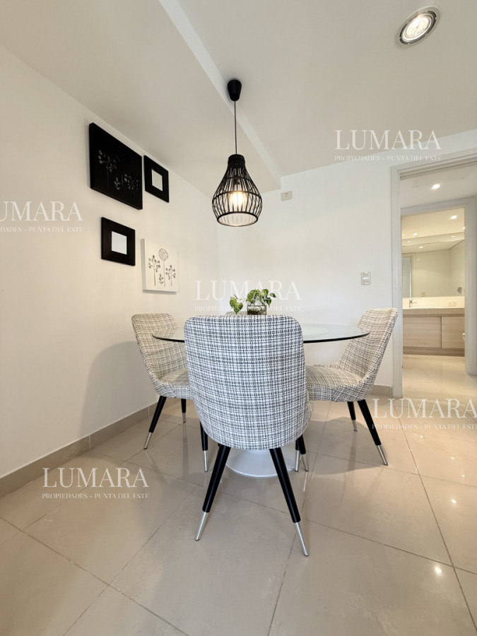 Apartamento ID.3189 - Venta de apartamento de 3 dormitorios sobre primera fila de Playa Brava, Punta del Este