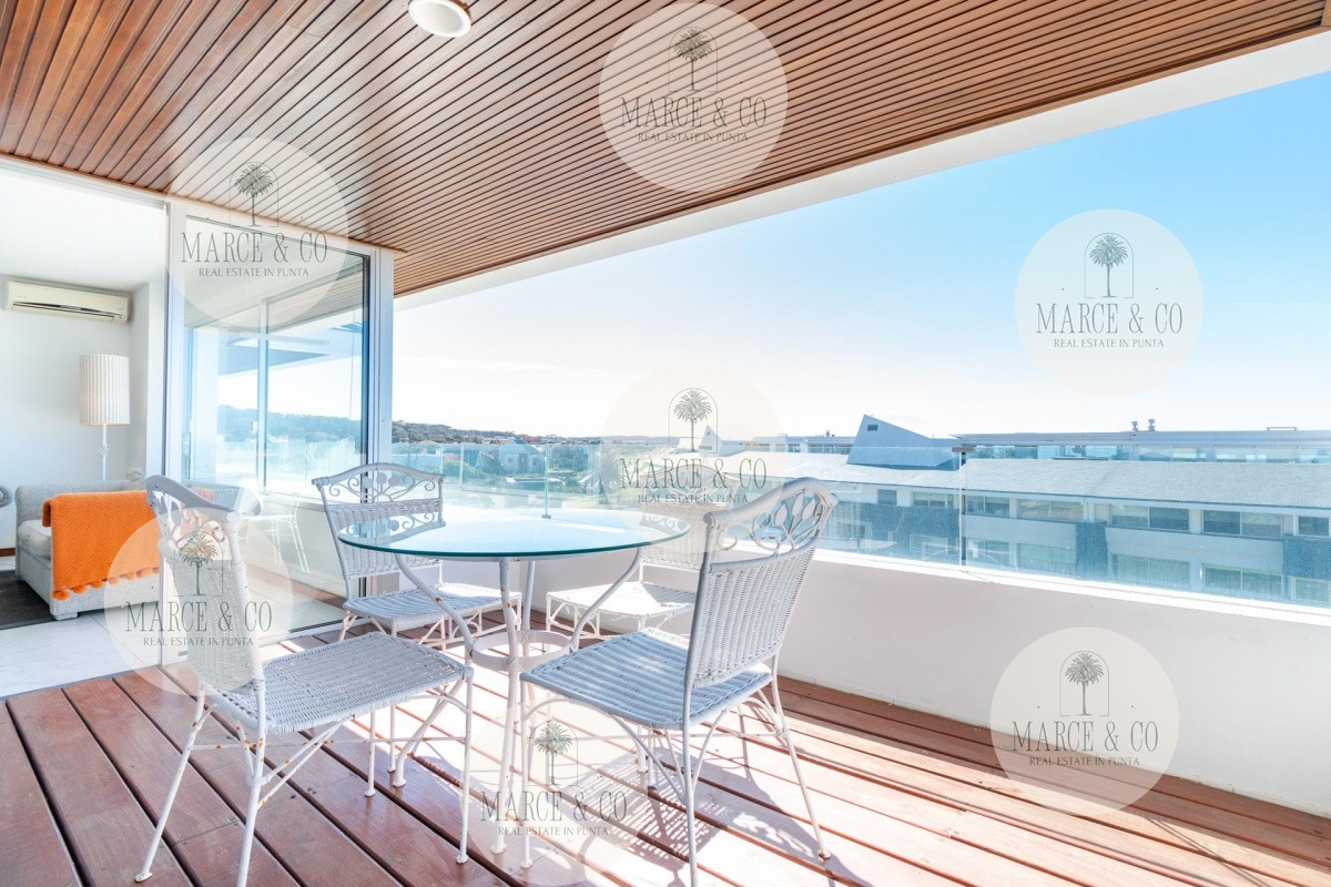 Apartamento ID.2235 - Venta y alquiler temporario de apartamento penthouse de tres dormitorios en playa Montoya