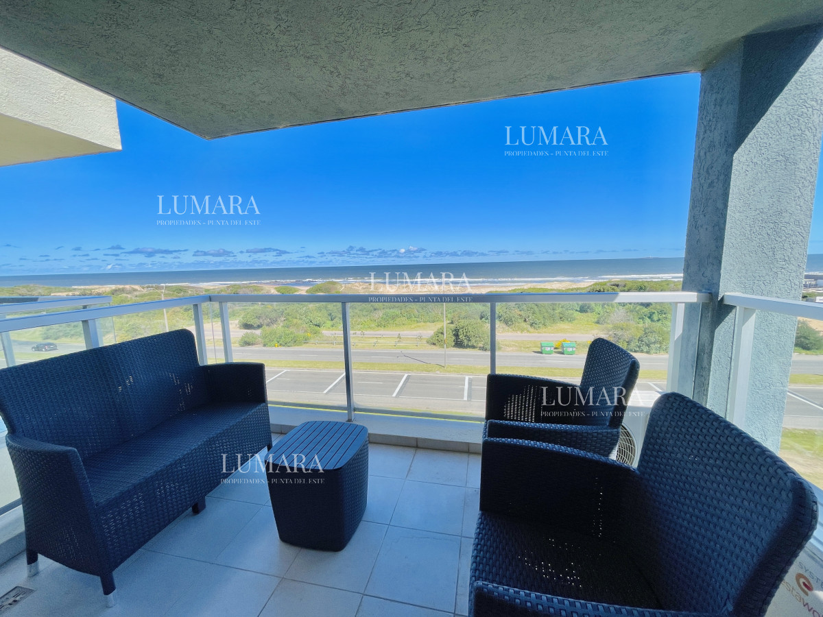 Apartamento ID.2685 - Penthouse de 3 Dormitorios en Primera Línea del Mar, Playa Brava Punta del Este