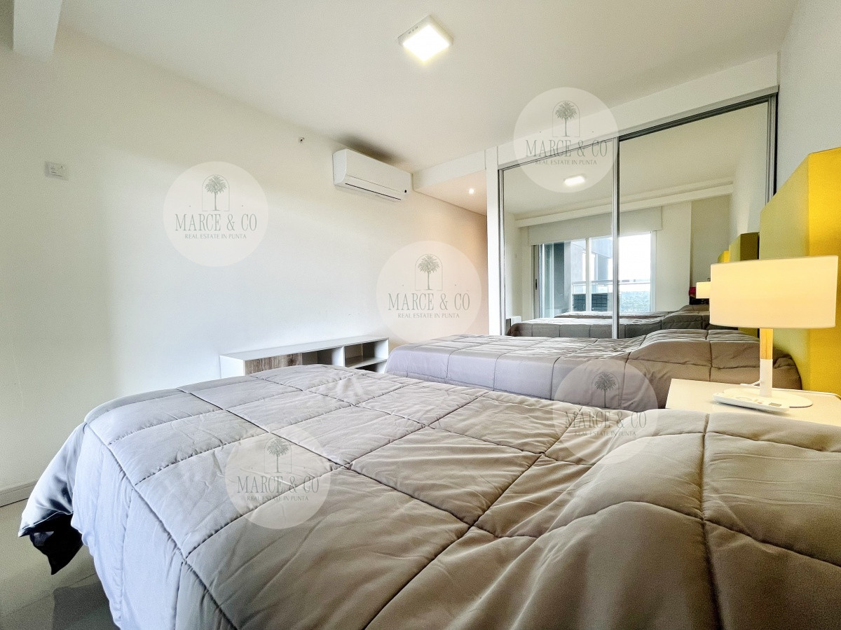 Apartamento ID.2430 - Apartamento de 2 Dormitorios y Parrillero con Vista al Mar en Playa Brava, Look Tower