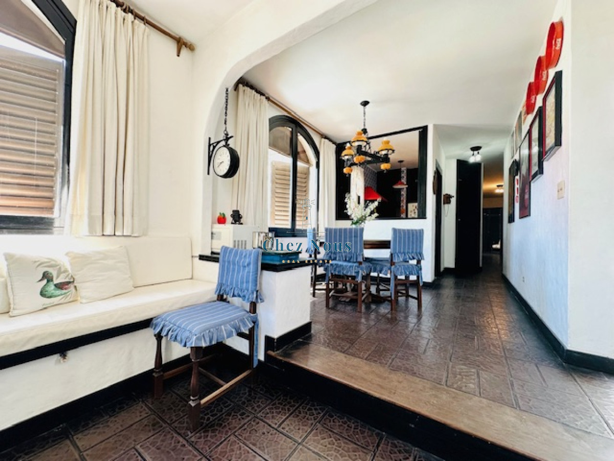 Apartamento ID.562 - Venta de apartamento de 3 dormitorios y 2 baños a metros del Mar en Playa Mansa