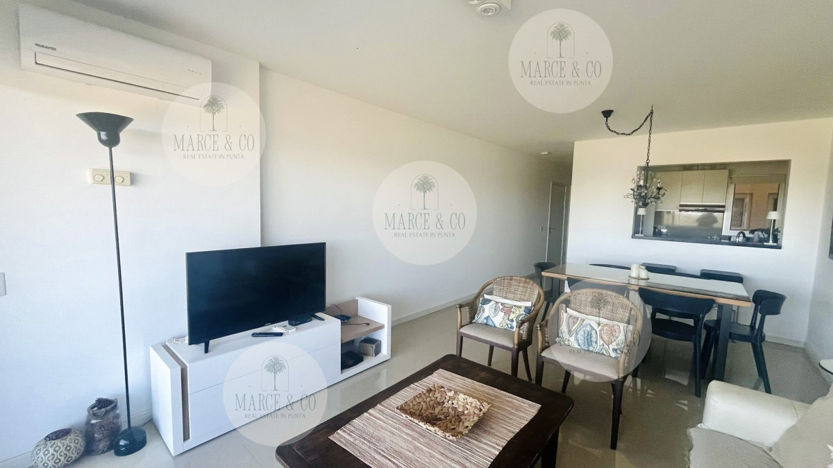 Apartamento ID.2528 - Apartamento de 3 Dormitorios en Primera Línea del Mar, Playa Brava Punta del Este