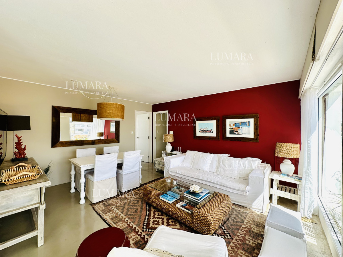 Apartamento ID.556 - Alquiler y venta de apartamento con vista al Mar en Península de 3 dormitorios más dependencia