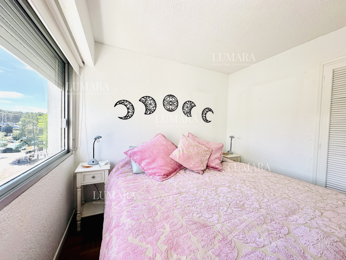 Apartamento ID.867 - Apartamento en alquiler de 2 dormitorios con 2 baños sobre Roosevelt, Punta del Este