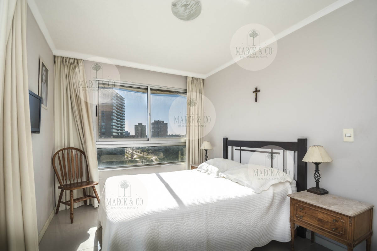 Apartamento ID.2126 - Oportunidad en Venta! Apartamento de 2 Dormitorios en Ocean Drive, Punta del Este