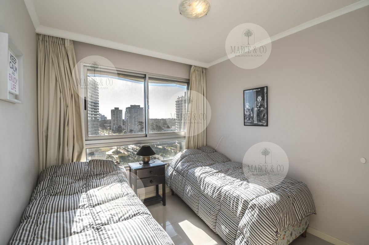Apartamento ID.2126 - Oportunidad en Venta! Apartamento de 2 Dormitorios en Ocean Drive, Punta del Este