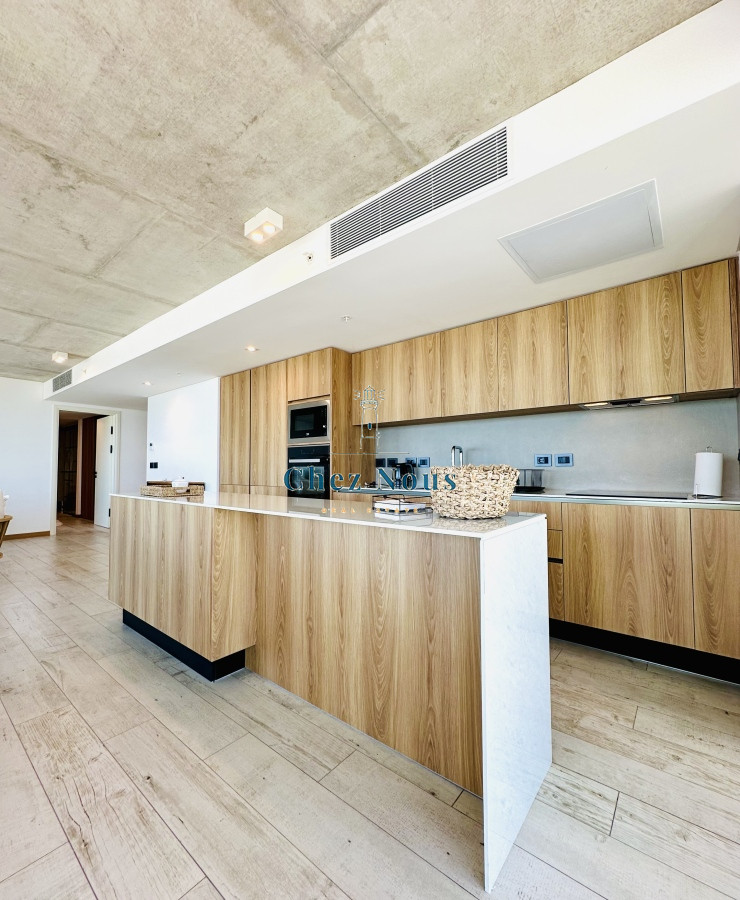 Apartamento ID.965 - Moderno Apartamento de 1 Dormitorio en suite piso alto en Venta de Torre Surfside Village, Punta del Este