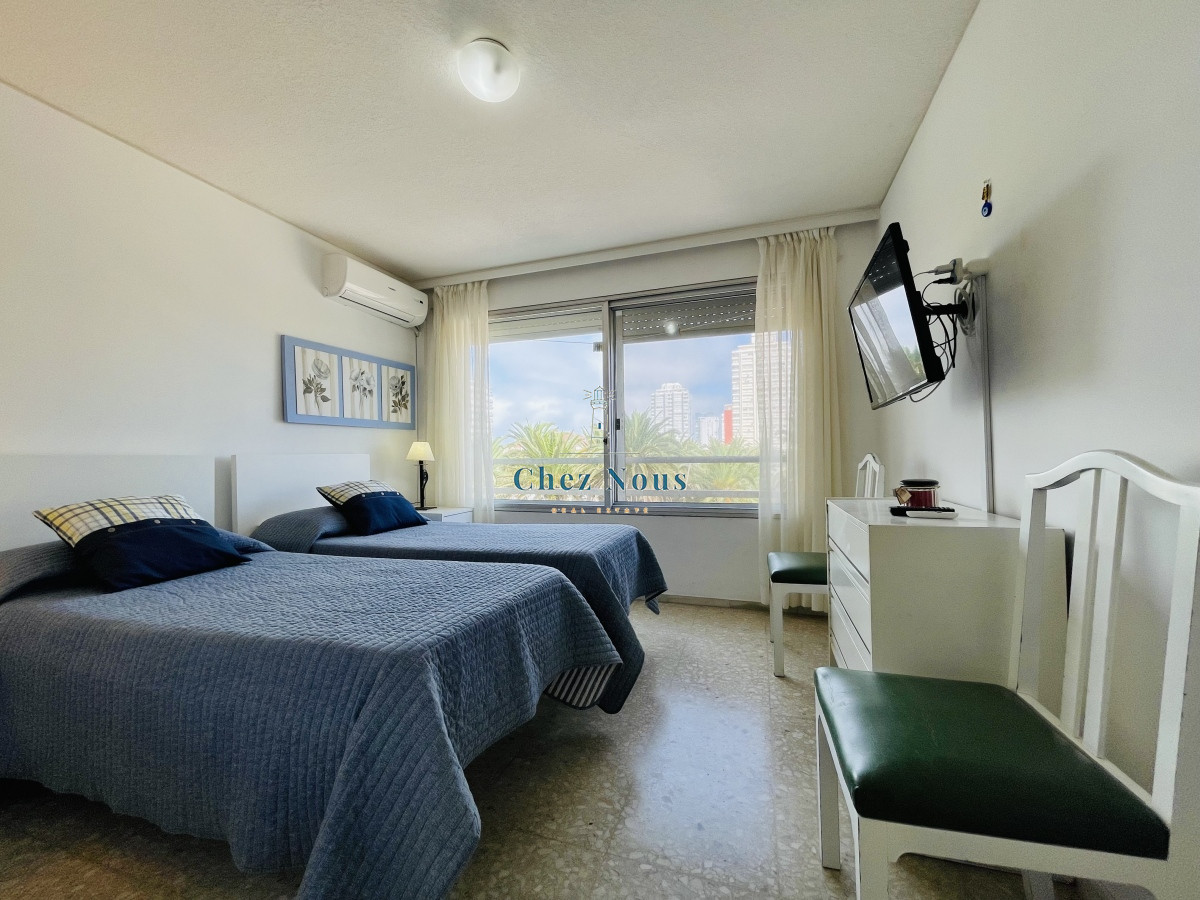 Apartamento ID.564 - Apartamento de 1 Dormitorio y Medio en la Península, Punta del Este